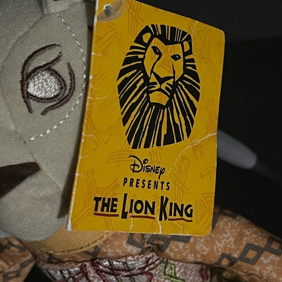 Disney Presents The Lion King - Picture 2 of 7